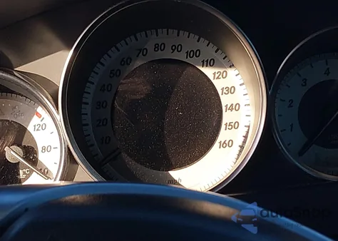 2014 Mercedes-Benz C 350 Sport z USA, uszkodzony, nr VIN WDDGJ5HBXEG175889